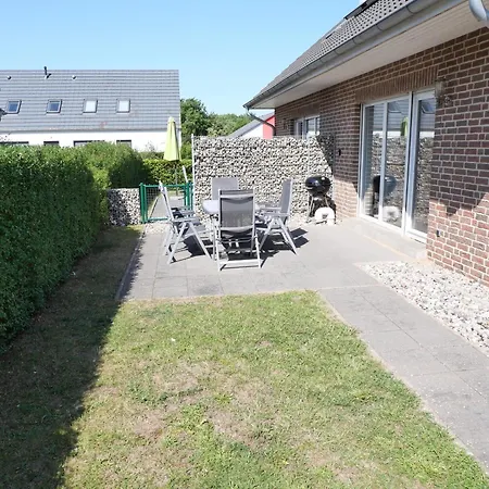 Strandnah 12 Pers Gruppenhaus K8 * Zierow